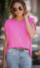 Load image into Gallery viewer, Lulu Ruched Shoulder Tee | Fuchsia