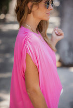 Load image into Gallery viewer, Lulu Ruched Shoulder Tee | Fuchsia
