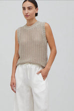 Load image into Gallery viewer, Summer Crochet Top | Stone
