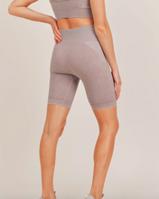 Load image into Gallery viewer, Seamless Ribbed Bike Short | Mauve
