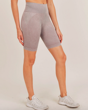 Load image into Gallery viewer, Seamless Ribbed Bike Short | Mauve
